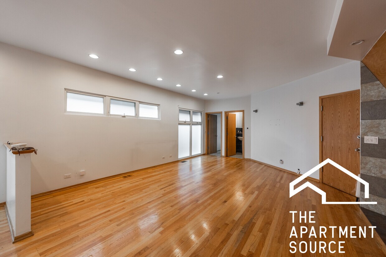 Foto principal - 1049 N Winchester Ave