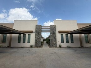 Building Photo - 2811 Javalina Ave