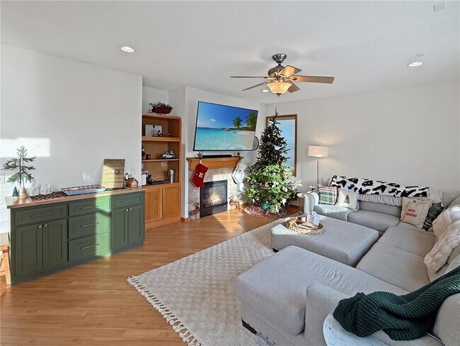 Foto del edificio - 4591 Empress Way N