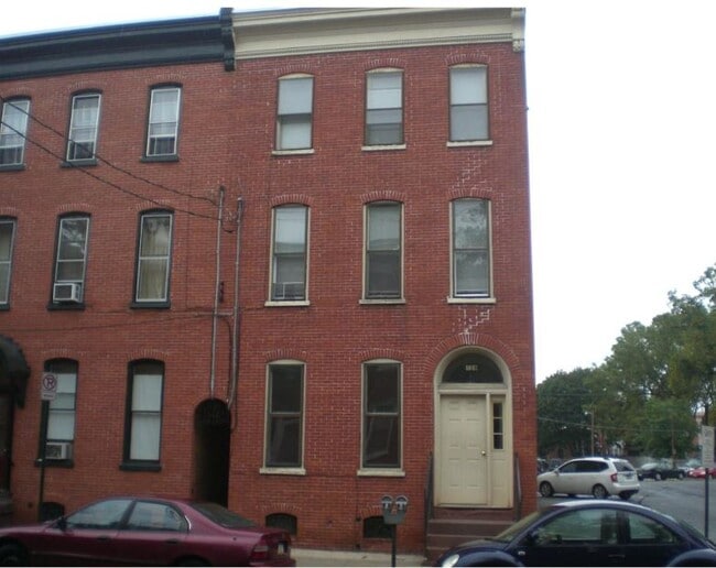 Building Photo - 129 E Walnut St