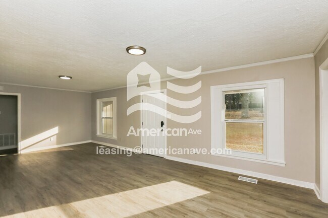 Foto del edificio - 330 Pine Ridge Rd