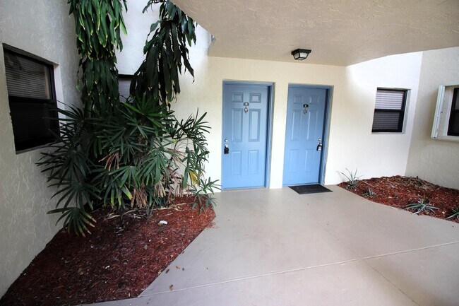 Foto del edificio - 1513 Lake Crystal Dr