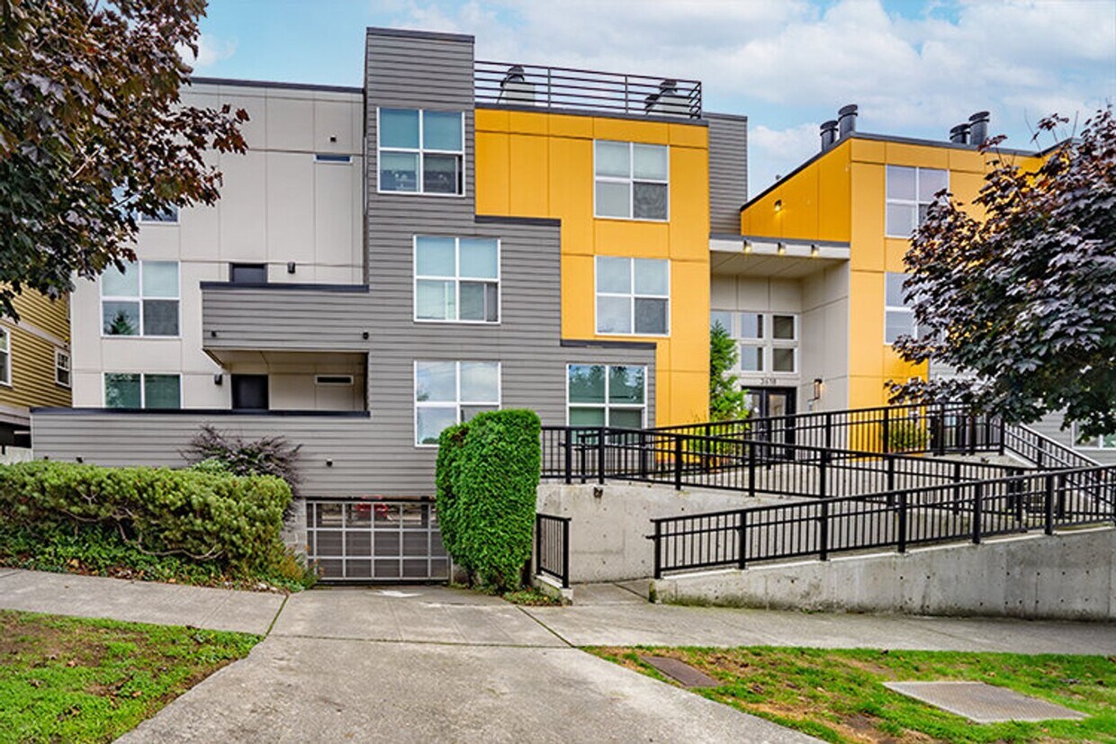 Building Photo - Francis Ave Apartments