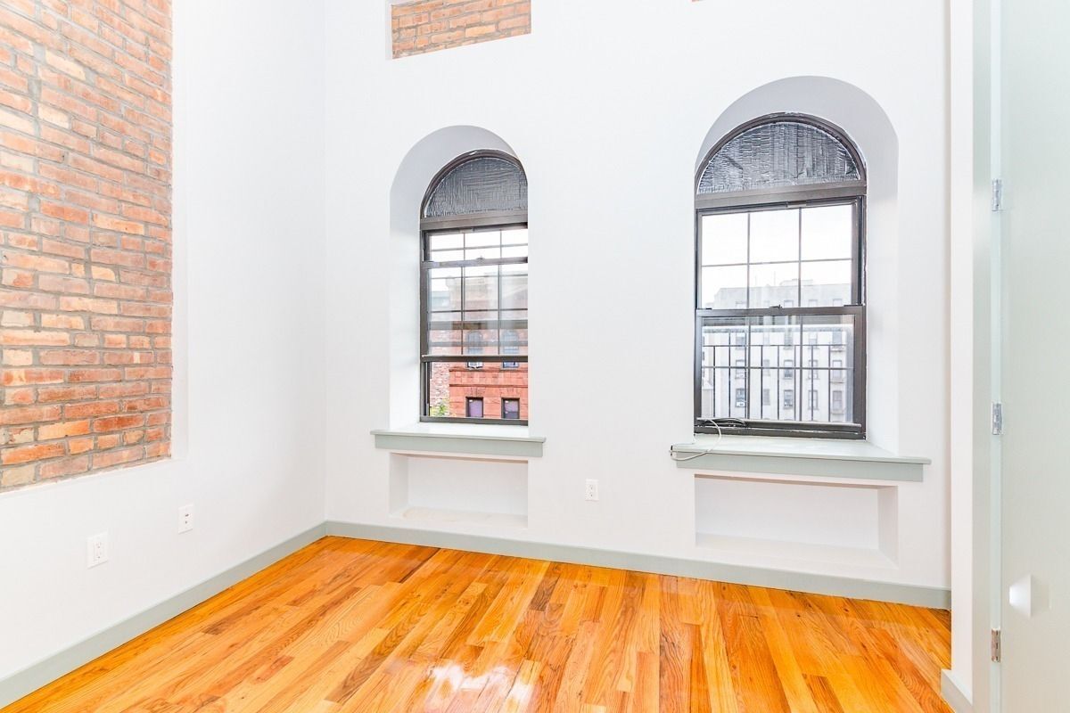 Foto principal - 381 S 3rd St