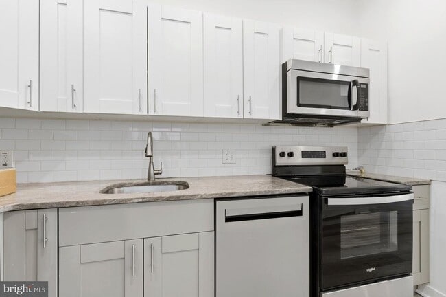 Foto del edificio - 2150 N Franklin St