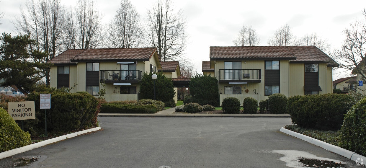 Building Photo - Big Valley - Sutherlin