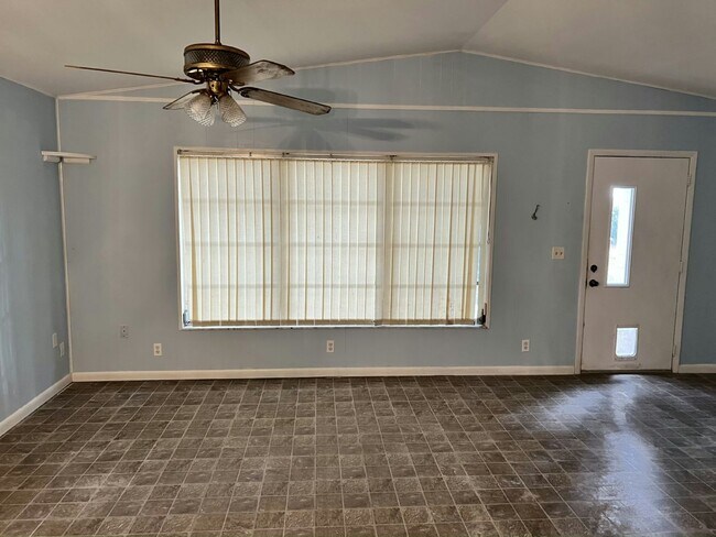 Foto del edificio - 7973 Elliott Rd