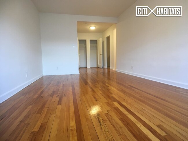 Building Photo - Winslow Apartments