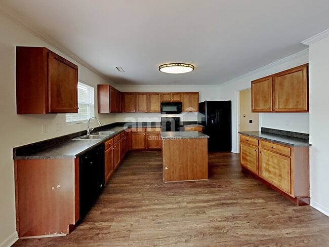 Foto del edificio - 6840 Horseback Ln