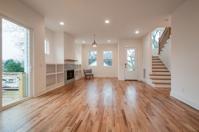 Foto del edificio - 3107 Mc Combs Ave