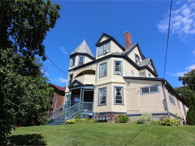 Building Photo - 250 S Union St