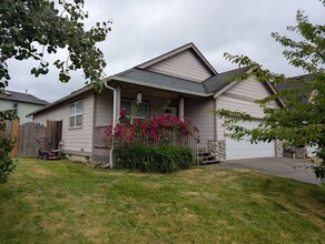 Building Photo - 4050 Gloria Ln