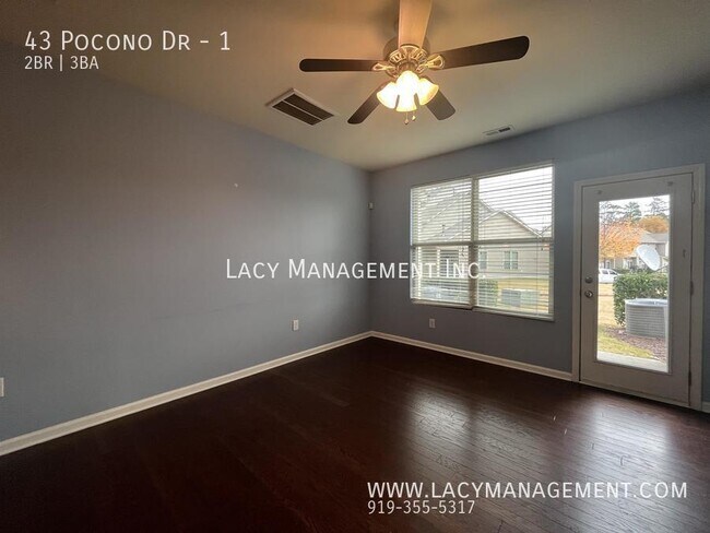 Building Photo - A Townhome Equipped with Modern Appliances