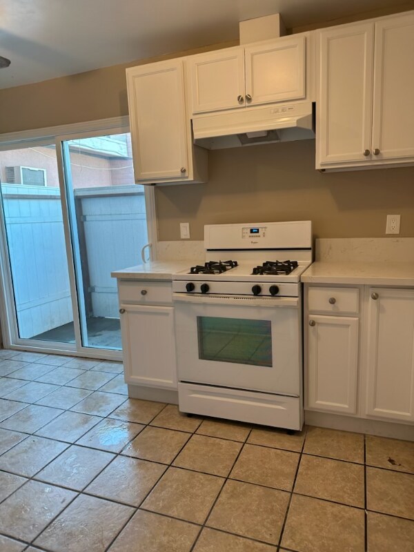 Foto del edificio - 240 W South St