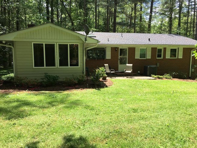 Building Photo - 1219 Chanteloup Drive
