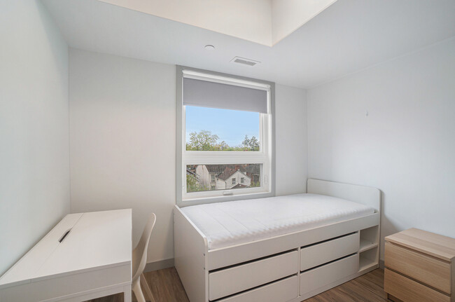 Building Photo - Shared Accommodation Unit - Fully Furnishe...