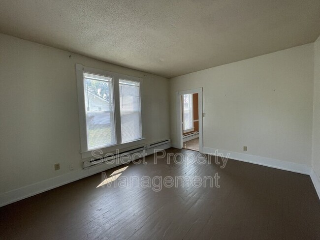 Foto del edificio - 1132 Rivermet Ave