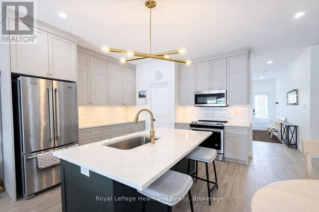 Building Photo - 20 Silver Crk Rd