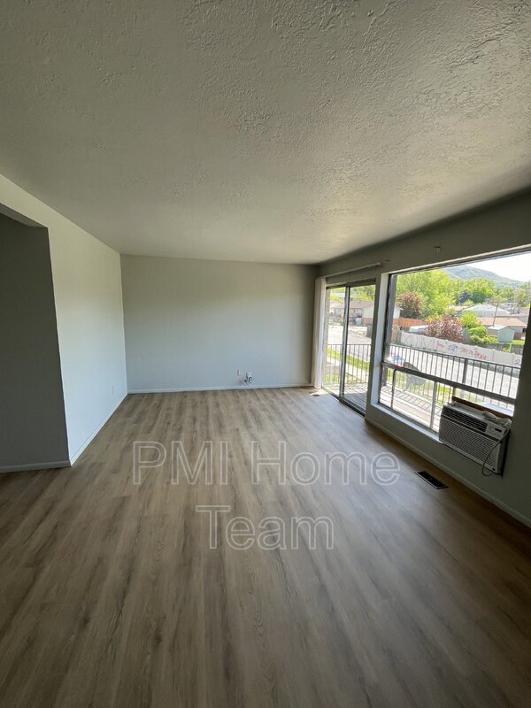 Foto del edificio - 1036 Healy Street
