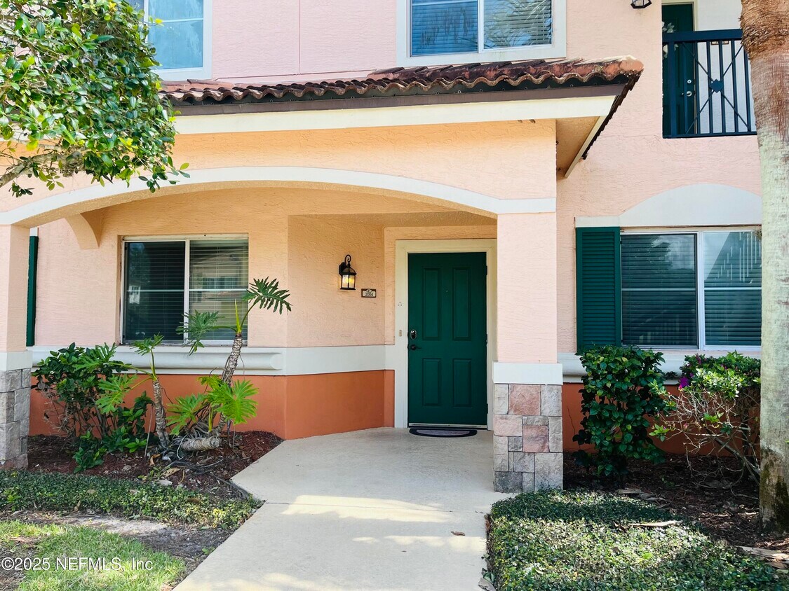 Foto principal - 9745 Touchton Rd