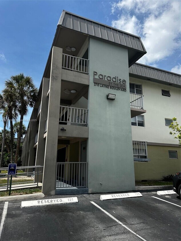 Foto principal - 270 Layne Blvd