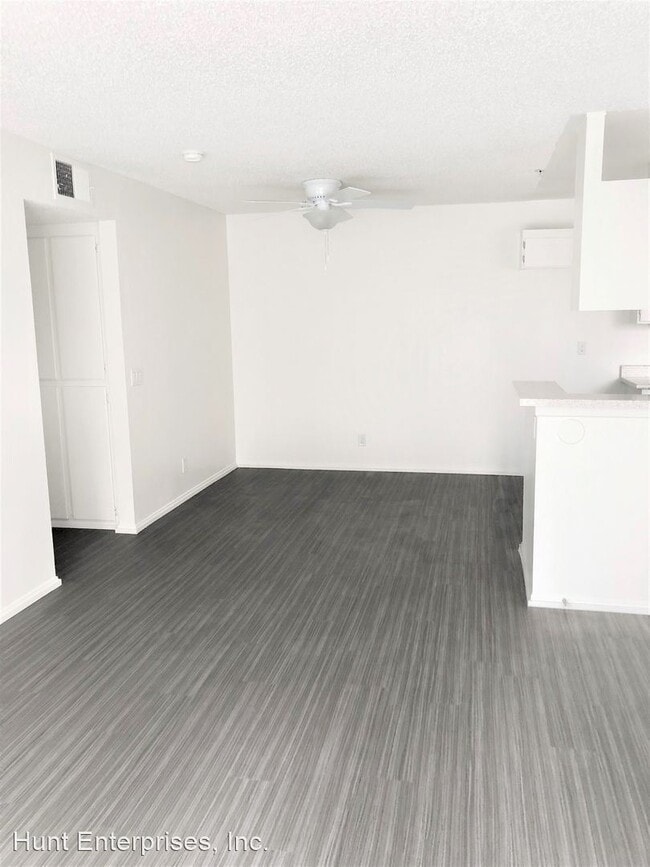 Building Photo - 8014 Mango Ave
