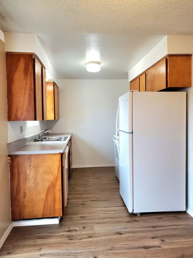Building Photo - Zou 1317 Duplex