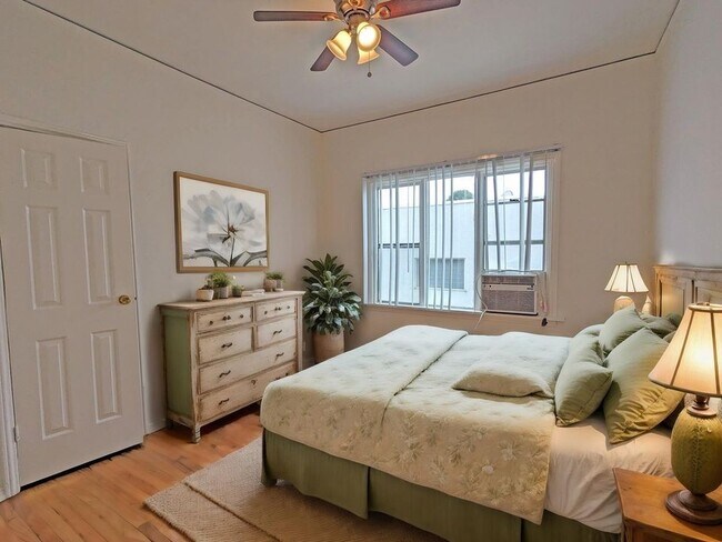 Foto del edificio - 1200 N Gardner St