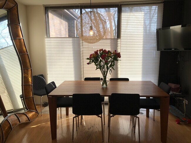 Foto del edificio - 220 Southgate Dr