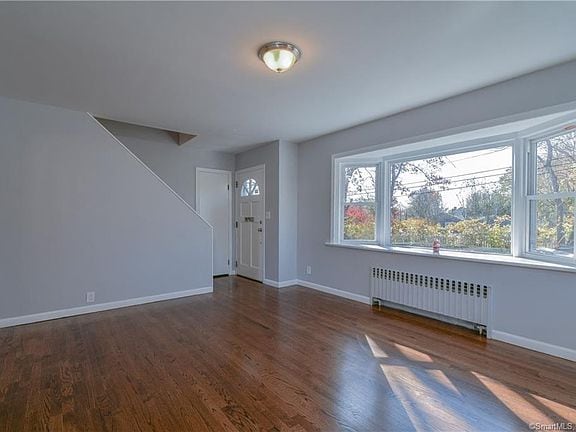 Building Photo - 19 Leonard Pl