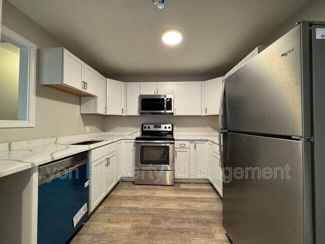 Foto del edificio - 235 Weeden St