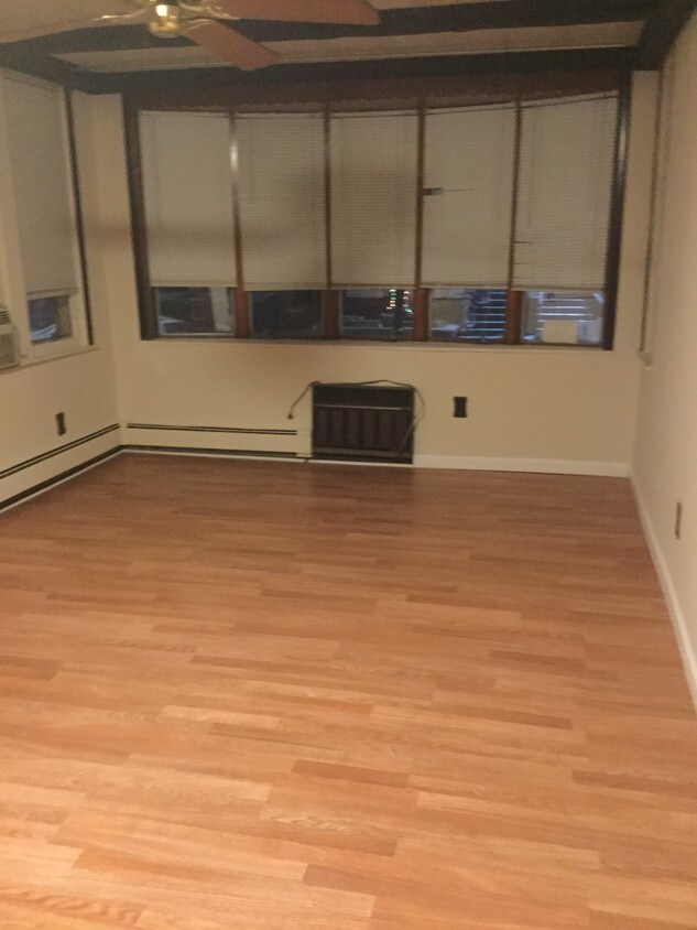 Foto principal - 5716 65th St