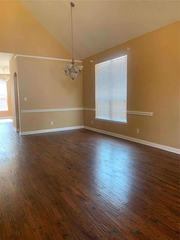Building Photo - 9101 Forest Hills Dr