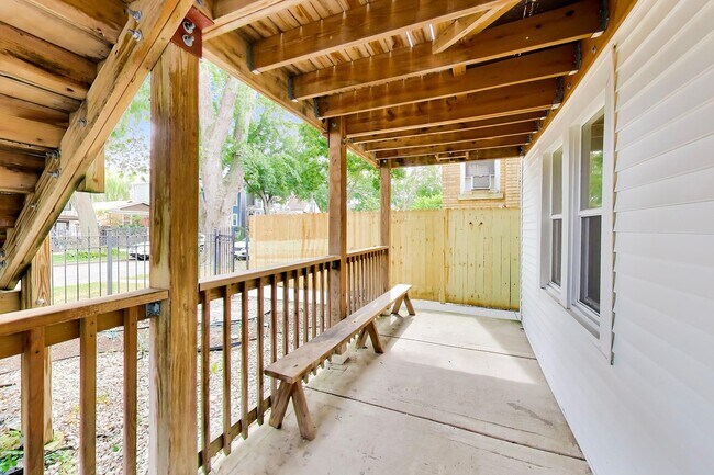 Foto del edificio - 4614 N Springfield Ave