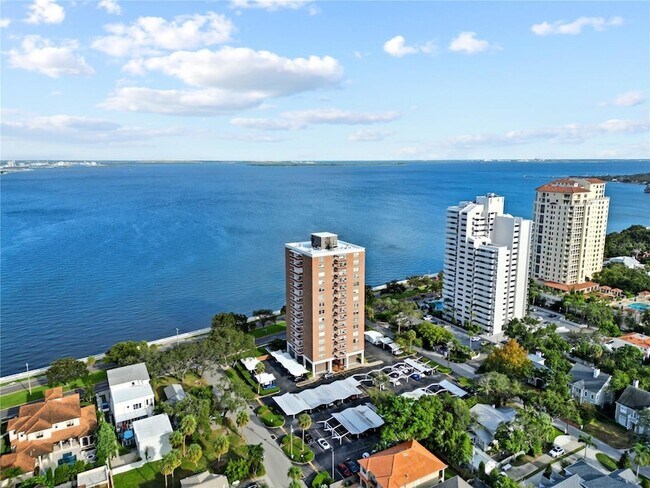 Foto del edificio - 4015 Bayshore Blvd