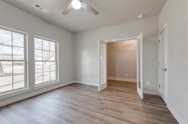 Foto del edificio - 100 Hackberry Ln