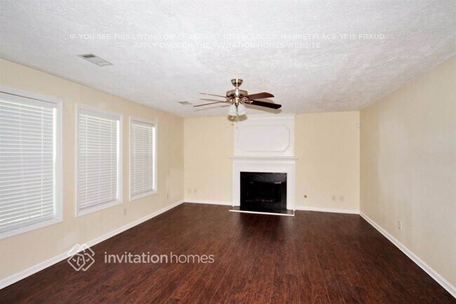 Foto del edificio - 6521 Carriage Ln