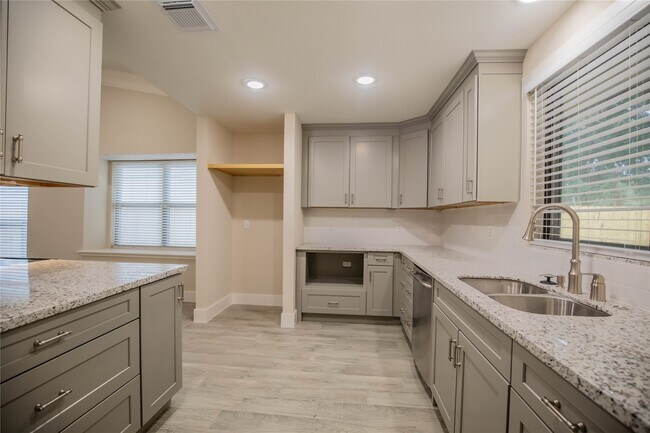 Foto del edificio - 3919 Wintergreen Dr
