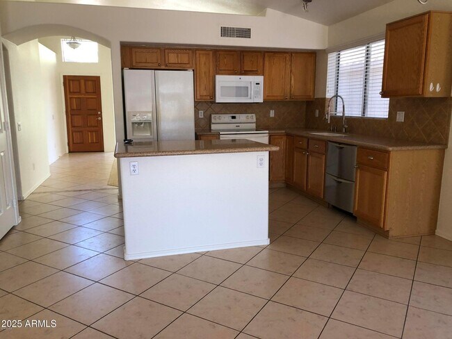 Foto del edificio - 4451 E Dry Creek Rd