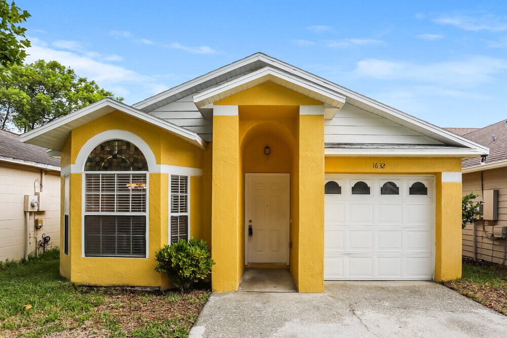 Primary Photo - 1632 Chatham Cir