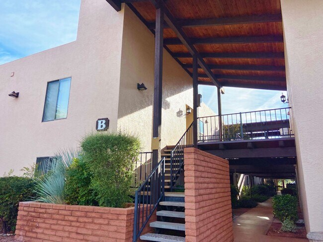Foto del edificio - CONDO - OAK CREEK ESTADOS - VILLAGE OF OAK CREEK