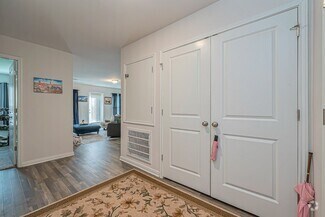 Building Photo - 15708 Del Norte Dr