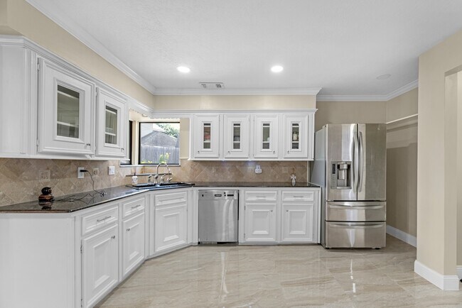 Foto del edificio - 16114 Kempton Park Dr