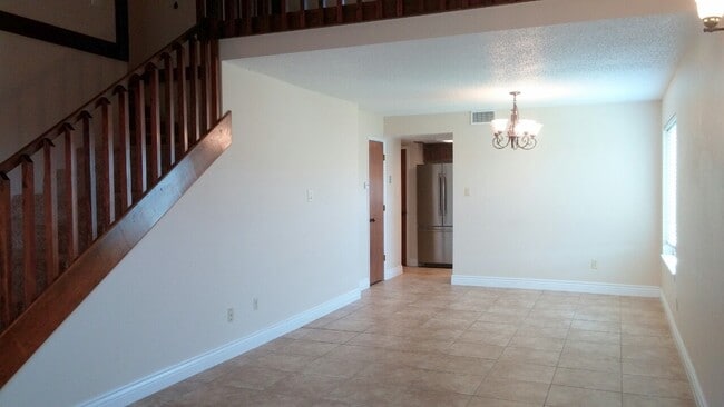 Foto del edificio - NORTHEAST COLONIAL PARK CONDOMINIUM