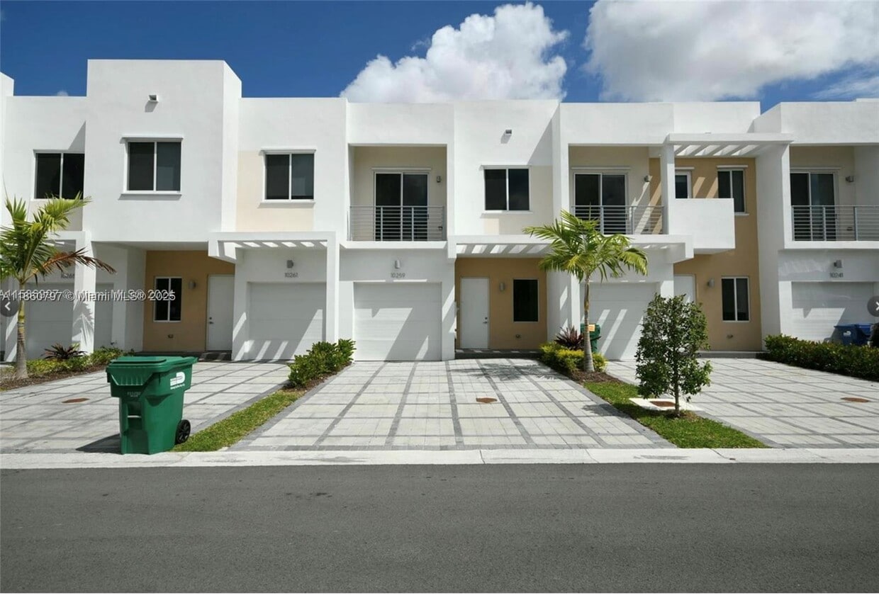 Primary Photo - 10259 NW 72nd Terrace