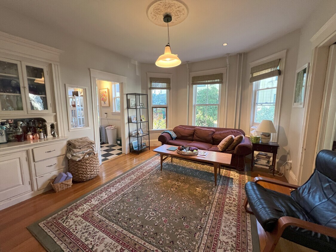 Living/dining - 18 Haskell St