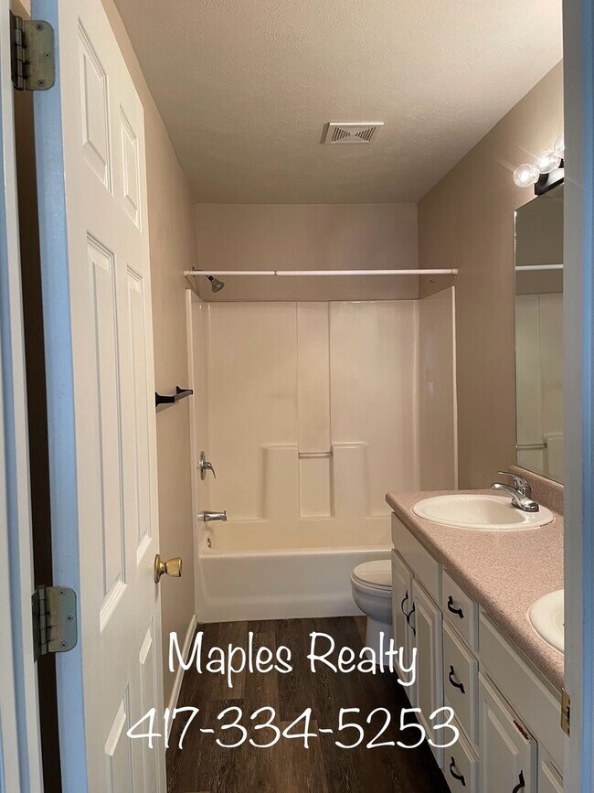 Foto del edificio - 3 Bedroom, 2 1/2 Bathroom Patio Home in Woodland Estates