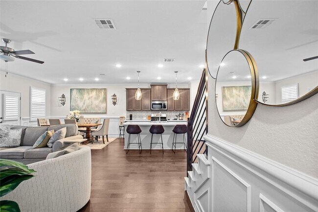 Foto del edificio - 109 Adeline Rd