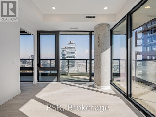 Photo du bâtiment - 35 Parliament St