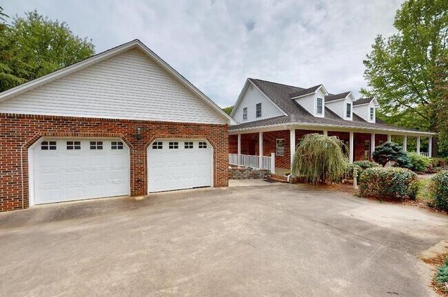Foto del edificio - 168 Stewart Hills Dr